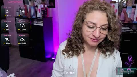 Snapshot of gloriacrespo chatting on 10-01-25, 01:33 gloriacrespo online show from 10-01-25, 01:33