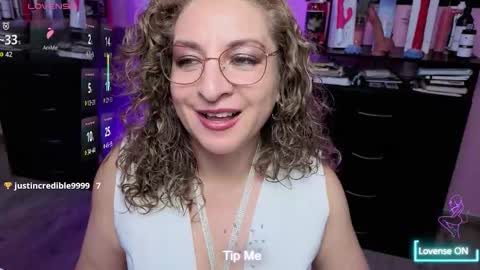 Snapshot of gloriacrespo chatting on 10-04-25, 11:25 gloriacrespo online show from 10-04-25, 11:25