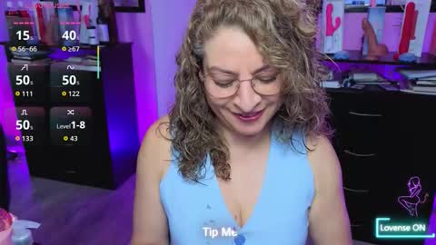 Snapshot of gloriacrespo chatting on 10-11-25, 01:27 gloriacrespo online show from 10-11-25, 01:27