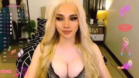 Snapshot of glorious_kim chatting on 03-09-25, 08:40 Kim - DONT FORGET TO FOLLOW AND GIME THUMBS UP online show from 03-09-25, 08:40