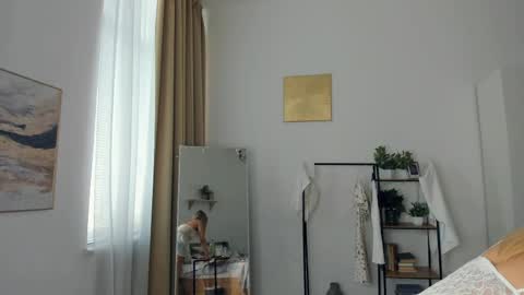 Snapshot of glossybabe_ chatting on 05-28-26, 09:50 Cherry online show from 05-28-26, 09:50