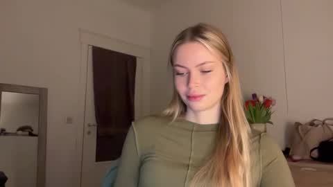 glow_angel online show from 01-28-25, 06:28