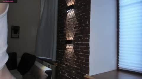 Ann Eliz and Gigi online show from 02-18-26, 02:02