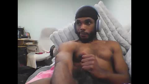 Snapshot of goatchocolate chatting on 12-07-24, 07:21 goatchocolate online show from 12-07-24, 07:21