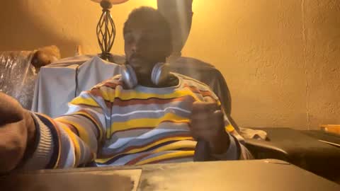 Snapshot of goatchocolate chatting on 12-21-24, 09:47 goatchocolate online show from 12-21-24, 09:47