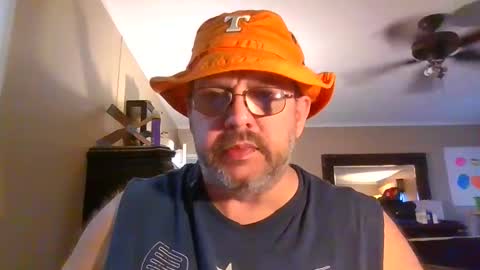 Snapshot of gobey33 chatting on 09-20-25, 02:07 IDKIDCIDGAF online show from 09-20-25, 02:07