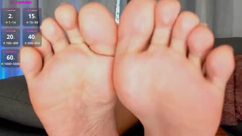 Snapshot of goddess_annabel_ chatting on 06-25-26, 03:05 anna online show from 06-25-26, 03:05