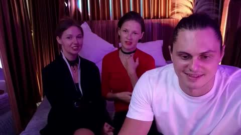   330 UTC2 girls   online show from 01-17-26, 04:39