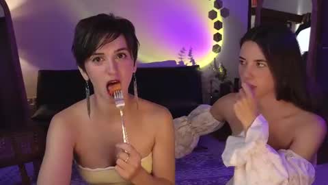   330 UTC2 girls   online show from 07-09-26, 05:44
