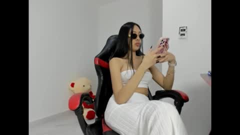 Snapshot of goddess_of_pigs chatting on 03-31-26, 04:02 goddess_of_pigs online show from 03-31-26, 04:02