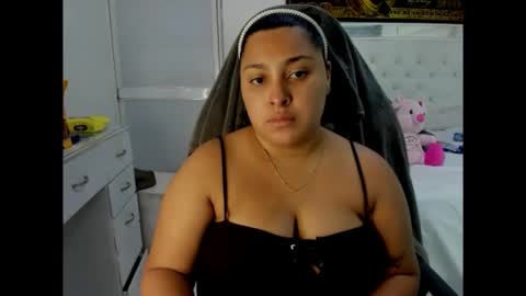 goddess_of_sissys online show from 12-18-25, 06:19