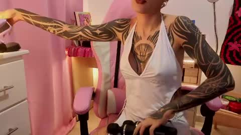 vee online show from 04-23-26, 12:01