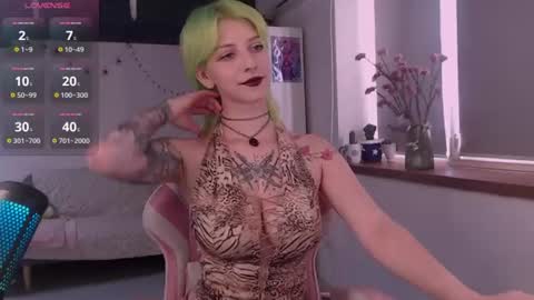 Akiko online show from 07-10-26, 05:04