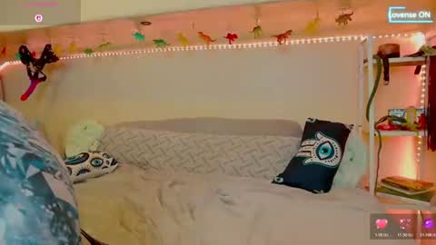 Snapshot of goddessalimony chatting on 07-18-26, 11:30 Goddess Alimony online show from 07-18-26, 11:30