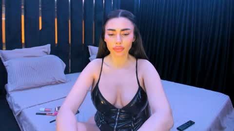 Snapshot of goddessforlife chatting on 06-25-26, 08:35 goddessforlife online show from 06-25-26, 08:35