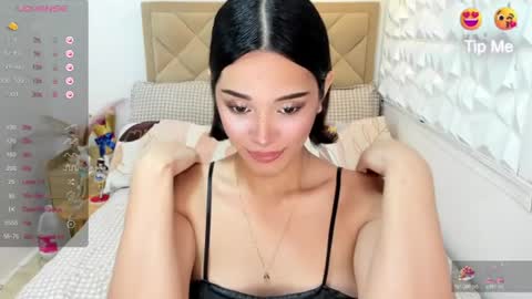 Snapshot of goddessheartxxx chatting on 06-24-26, 06:01 ruiz online show from 06-24-26, 06:01