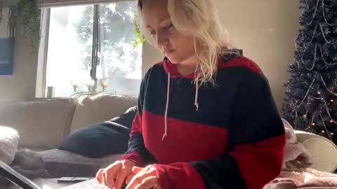 GoddessMayvn online show from 12-19-24, 09:49