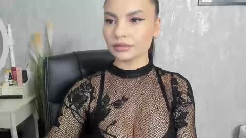 Snapshot of goddessmiaa chatting on 02-12-25, 04:22 Mistress online show from 02-12-25, 04:22