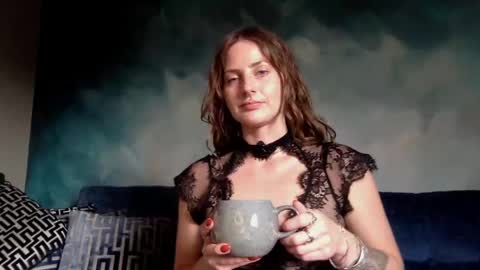 Snapshot of goddessmiamuse chatting on 05-09-26, 05:07 goddessmiamuse online show from 05-09-26, 05:07