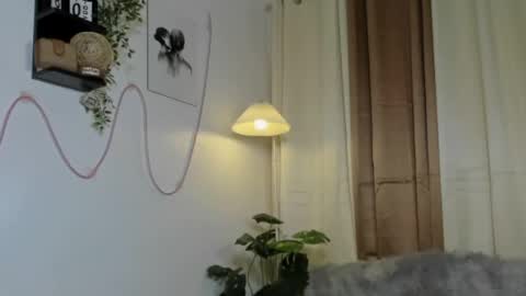 Snapshot of goddessnianxx chatting on 04-22-26, 05:32 Kyla and Nian online show from 04-22-26, 05:32