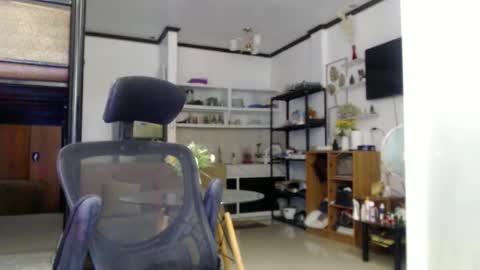 Snapshot of goddessofbigcock chatting on 01-17-25, 06:36 Eva online show from 01-17-25, 06:36