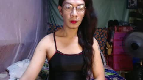 Snapshot of goddesssonyaxxx chatting on 10-13-25, 06:24 KENNY DOLL online show from 10-13-25, 06:24