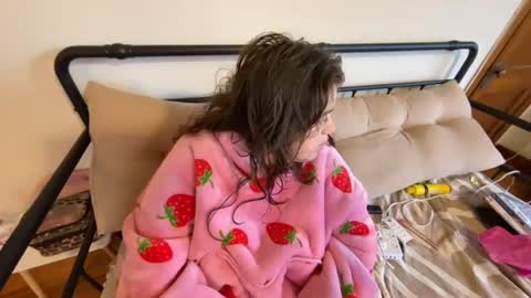 Snapshot of goddessviccc chatting on 08-07-26, 11:34 princessviccxo online show from 08-07-26, 11:34