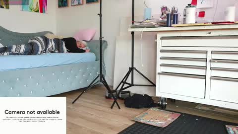 Anja online show from 11-18-25, 07:07