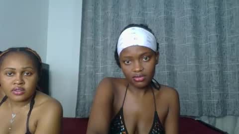 Snapshot of godess_lunah chatting on 05-19-26, 06:25 godess_lunah online show from 05-19-26, 06:25