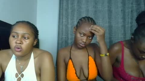 Snapshot of godess_lunah chatting on 06-13-26, 05:33 godess_lunah online show from 06-13-26, 05:33