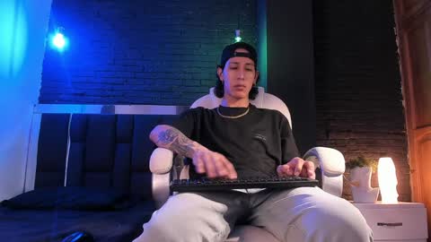 HUAN online show from 01-01-25, 02:41