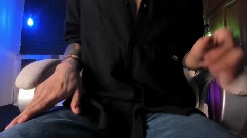 HUAN online show from 01-25-25, 06:01