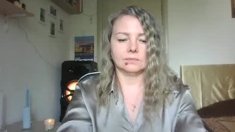 Snapshot of gold_585 chatting on 06-06-26, 08:30 gold_585 online show from 06-06-26, 08:30