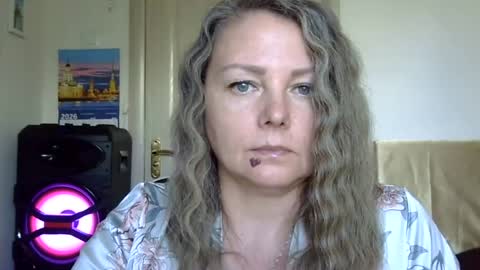 Snapshot of gold_585 chatting on 06-07-26, 07:12 gold_585 online show from 06-07-26, 07:12