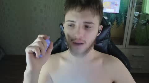 Snapshot of golden_boyyy21 chatting on 04-26-26, 10:46 Golden boyyy21 online show from 04-26-26, 10:46