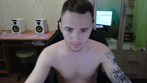 Golden boyyy21 online show from 07-10-26, 06:32