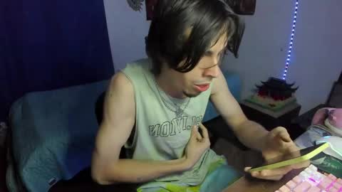 Snapshot of golden_ryan chatting on 04-27-26, 02:09 Jmmmm online show from 04-27-26, 02:09