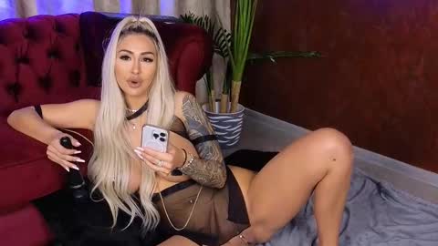 GoldenAmberX online show from 02-11-25, 08:48