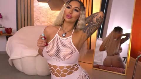 GoldenAmberX online show from 02-12-26, 05:57