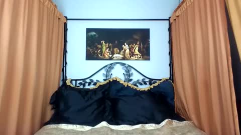 Snapshot of goldenglimmering chatting on 06-08-26, 04:35 Golden Glimmer online show from 06-08-26, 04:35