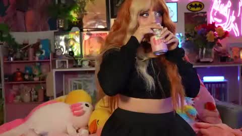Snapshot of goldengoddessxxx chatting on 06-18-26, 08:57 Sammy online show from 06-18-26, 08:57