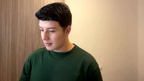 goldenknight33 online show from 10-28-25, 05:26