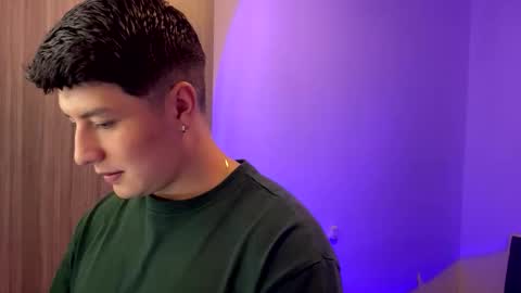 goldenknight33 online show from 11-04-25, 04:17