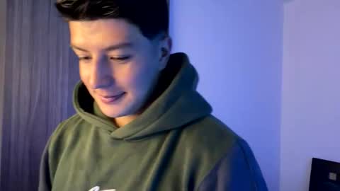 goldenknight33 online show from 12-01-25, 03:39