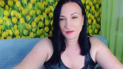 Snapshot of goldmoonn chatting on 06-06-26, 04:01 goldmoonn online show from 06-06-26, 04:01