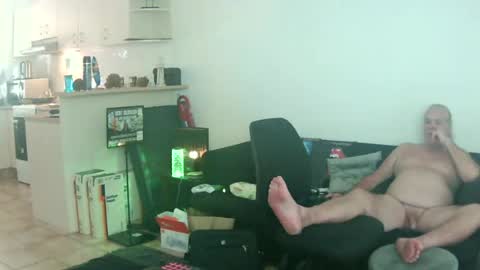 goldyguy011 online show from 06-12-26, 03:27