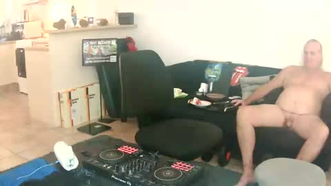 goldyguy011 online show from 06-18-26, 01:06