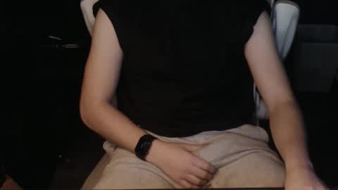 Snapshot of gonejerking chatting on 01-20-25, 08:09 Nervous online show from 01-20-25, 08:09