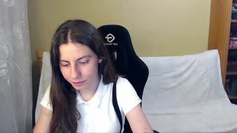 Elizabeth Effie online show from 07-17-26, 06:46