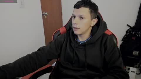 Snapshot of goodboy69i chatting on 10-29-25, 12:18 goodboy69i online show from 10-29-25, 12:18